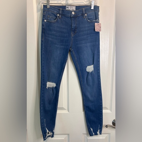 💙”Free People” NWT Blue Skinny Distressed Jeans 👖 - Picture 1 of 14